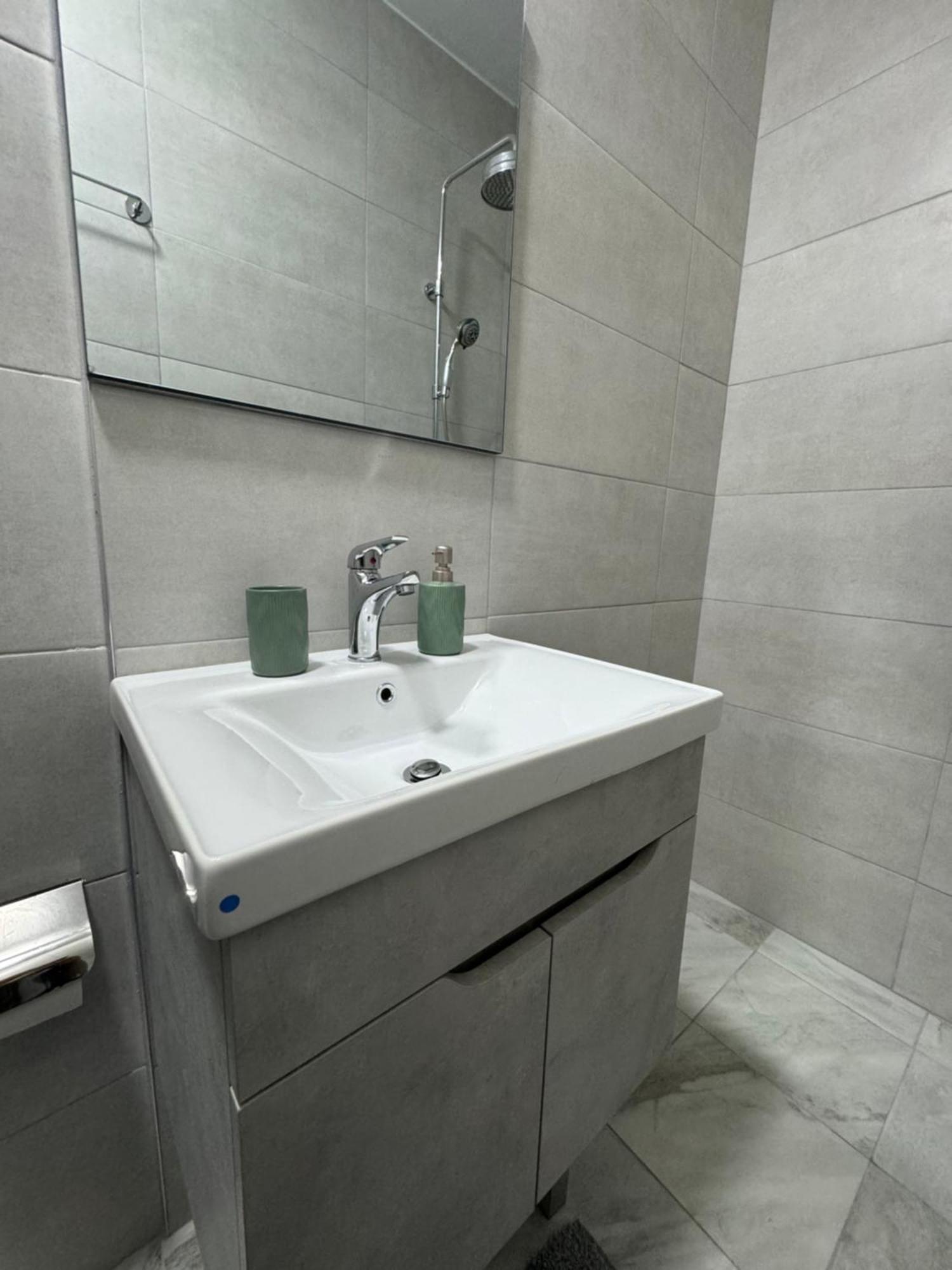 Adora Apartment ติรานา ภายนอก รูปภาพ