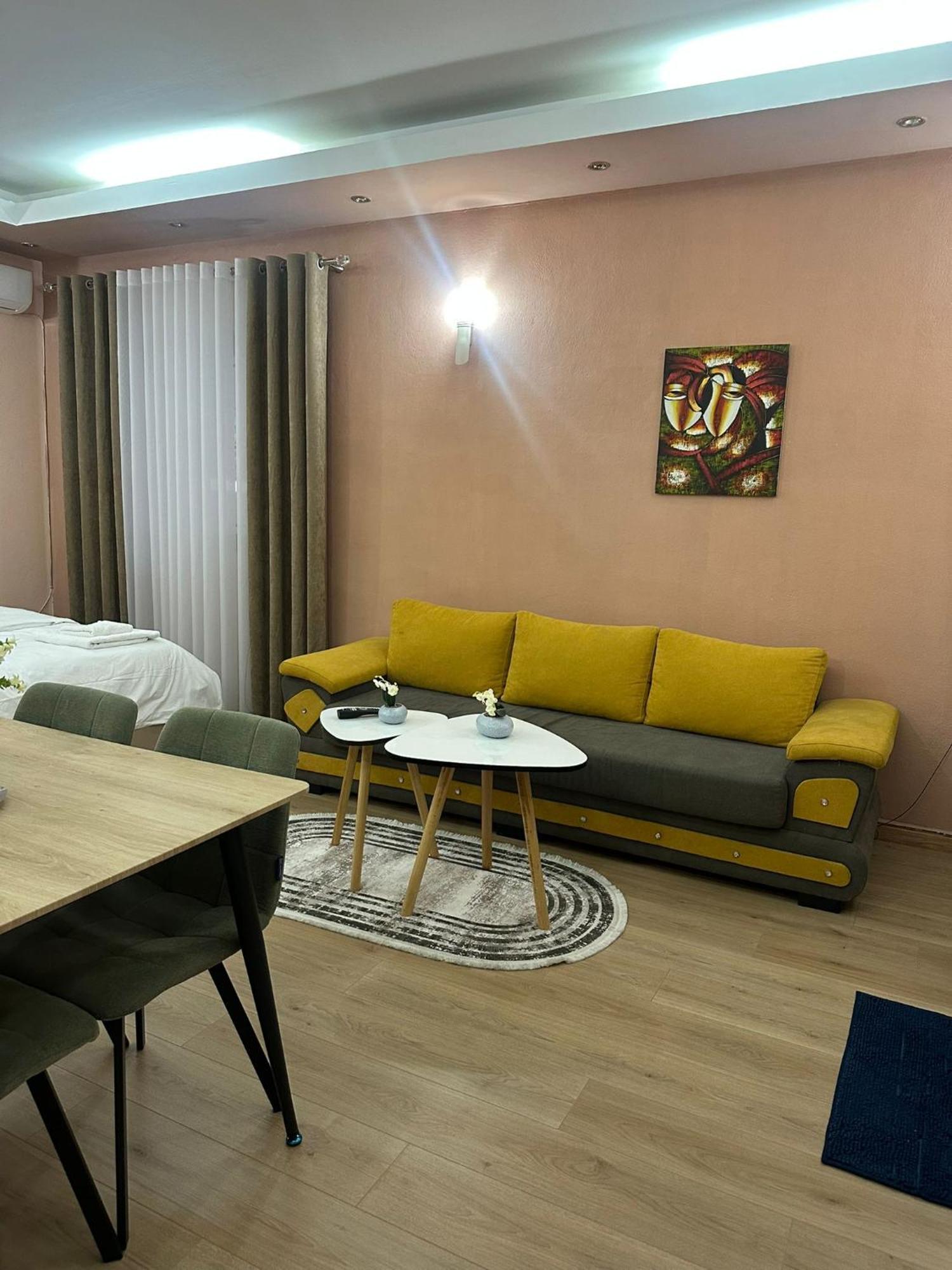 Adora Apartment ติรานา ภายนอก รูปภาพ